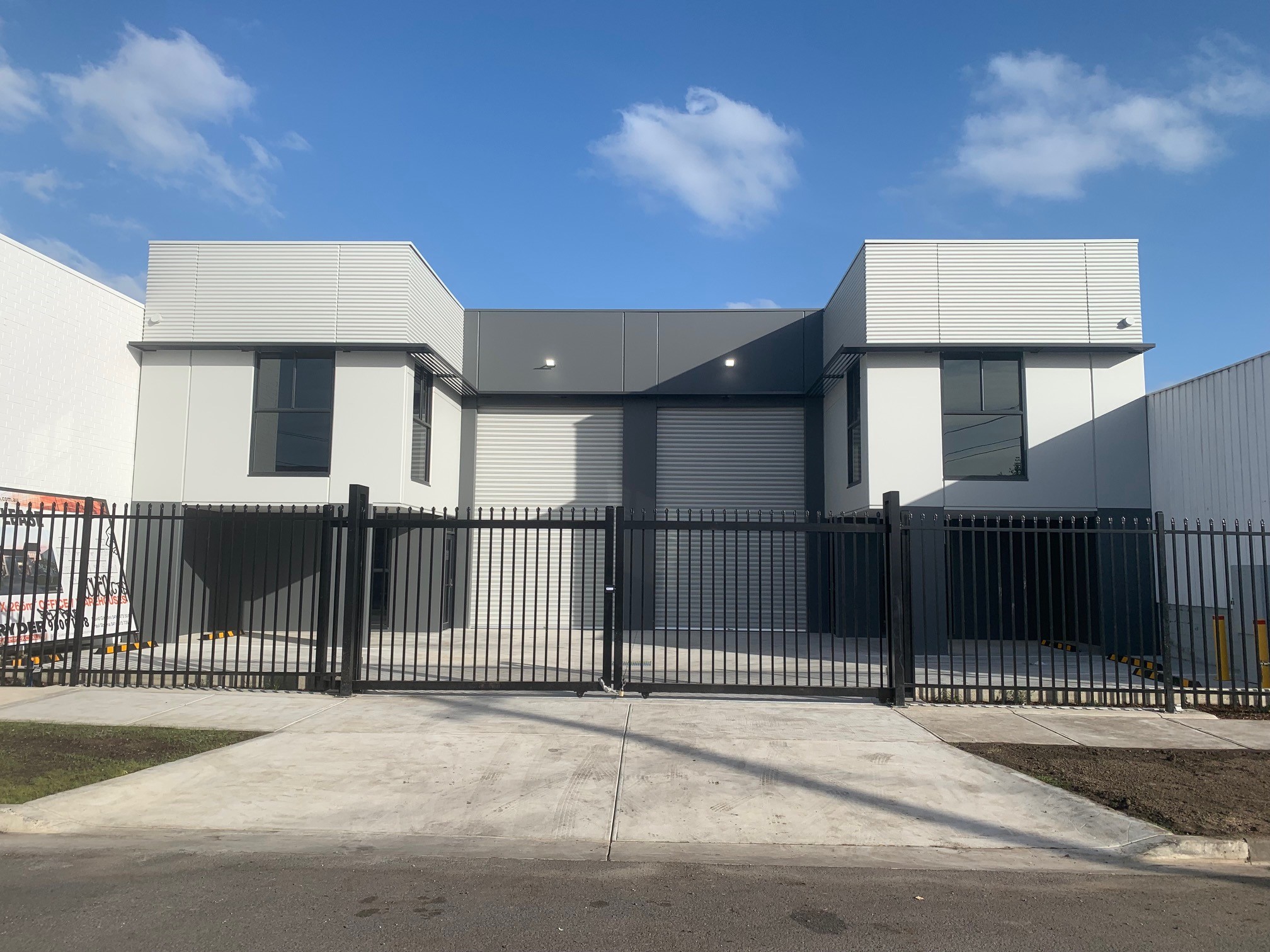 THORNBURY, 286 Dundas Street Industrial / Factory / Warehouse