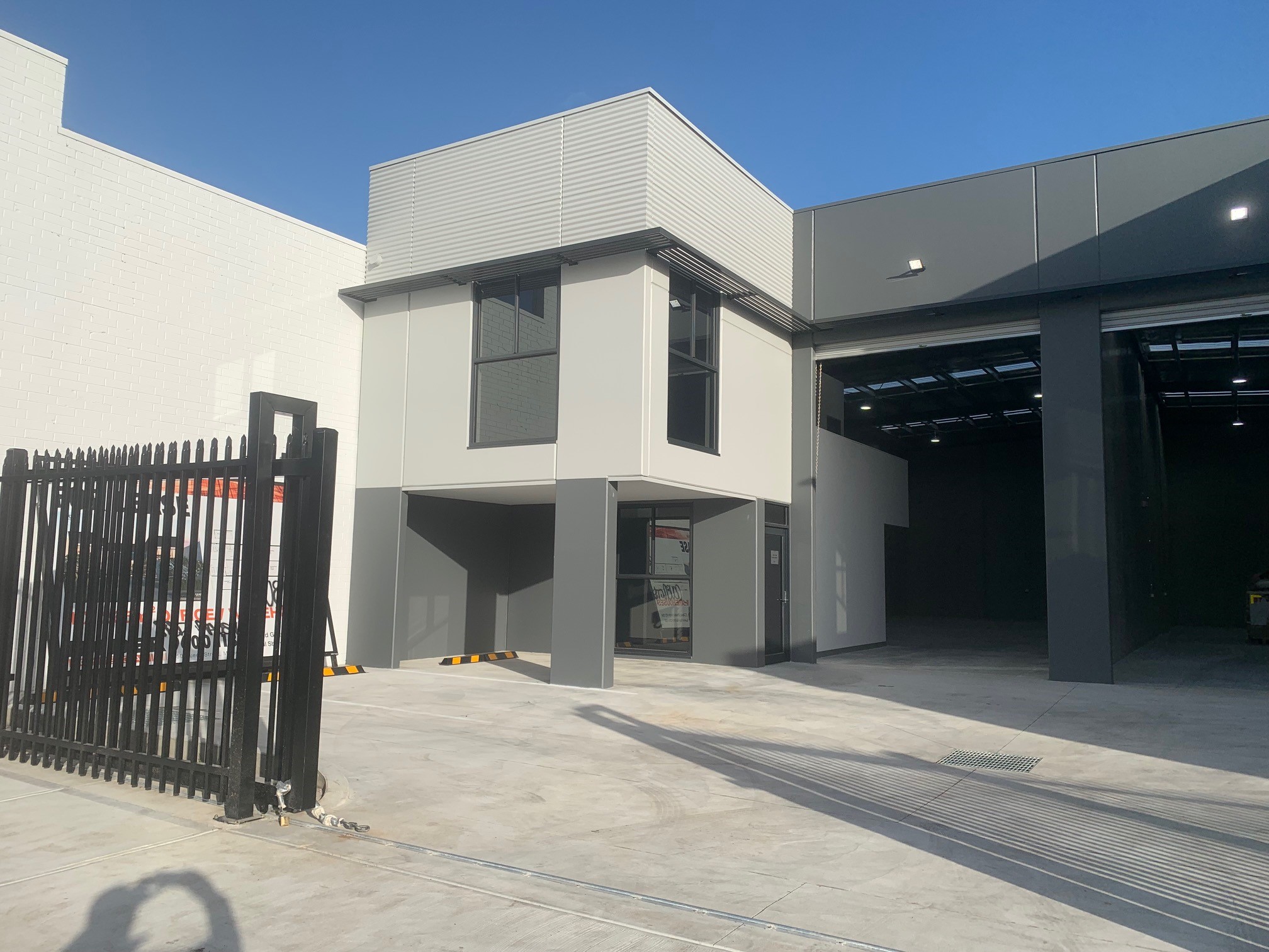 THORNBURY, 286 Dundas Street Industrial / Factory / Warehouse