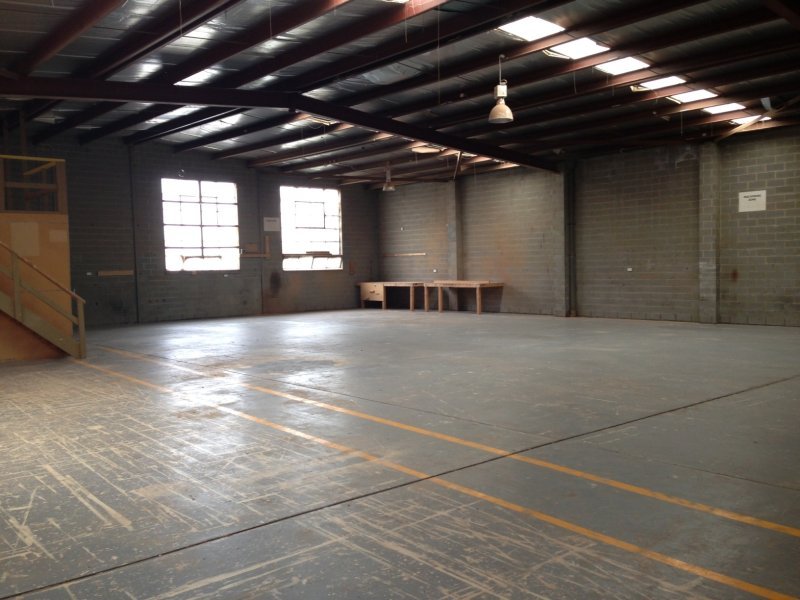 shoe warehouse moorabbin
